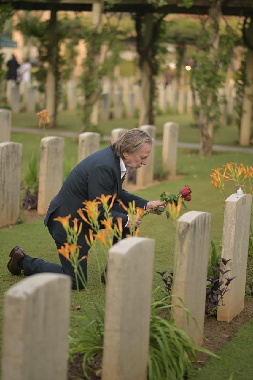 High Commissioner Philip Green OAM presenting his credentials to H.E. Smt. Droupadi Murmu ji