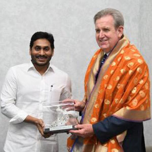 High Commissioner Barry O’Farrell with Andhra Pradesh Chief Minister Y. S. Jaganmohan Reddy